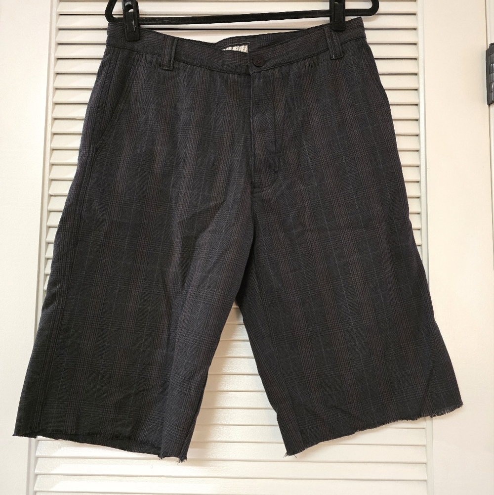 Billabong - Men's Y2K Vintage Plaid Shorts With Embroidered Logo/ Distressed Hem